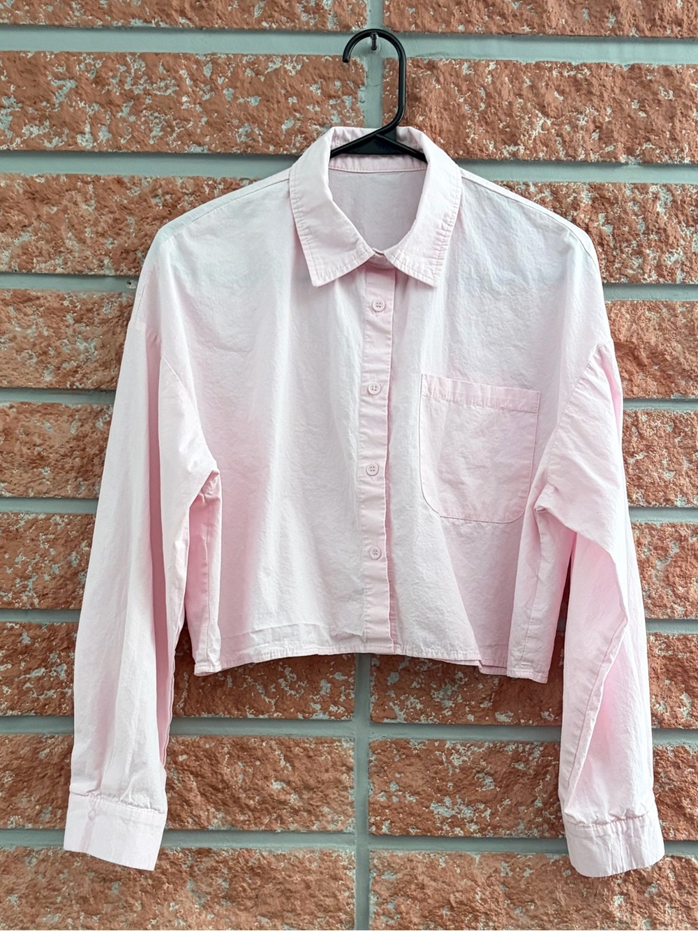 🌟 Cropped Button-Down Shirt in Soft Pink
